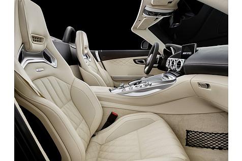 Der Innenraum des Mercedes AMG GT Roadster