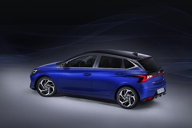 Der Hyundai i20 kann dank der E-Unterstützung auch segeln