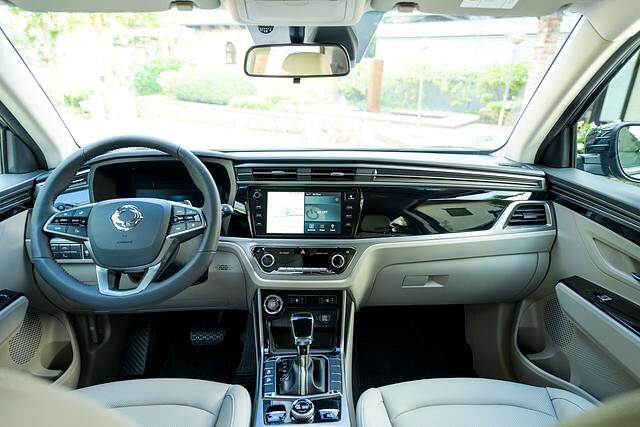 Das Cockpit ist modern gestaltet