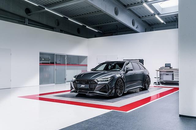 Tarnkappen-Bomber im Anflug: der Abt Audi RS6-R