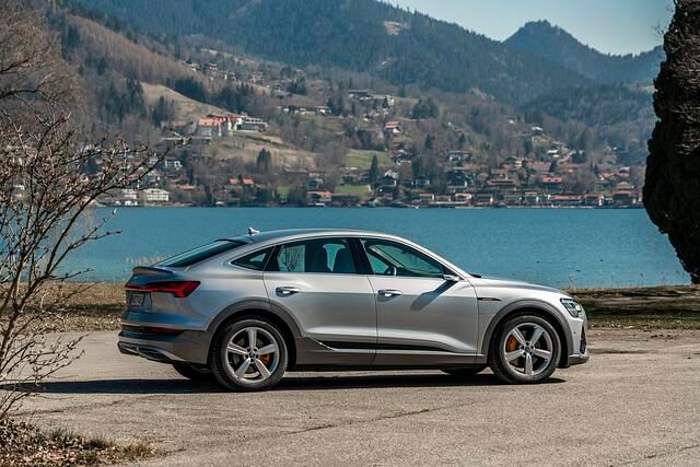 Von vorne bis zur B-Säule, von unten bis zur Gürtellinie fährt Audi zur Freude der Controller eine Gleichteile-Strategie