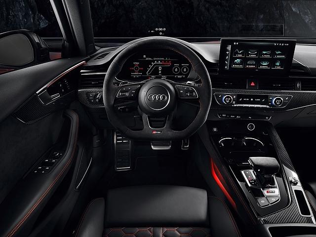 Das Cockpit des Audi RS 4 Avant hat virtuelle Instrumente