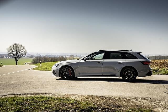 Der Audi RS 4 Avant ist 4,78 Meter lang