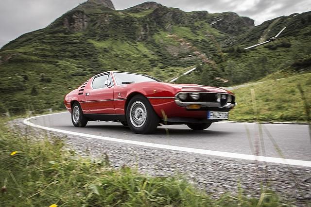 Der Alfa Romeo Montreal ist rund 220 km/h schnell