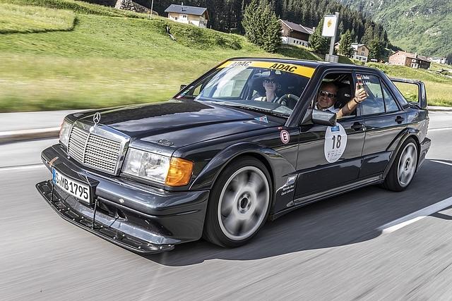 Mercedes Fans