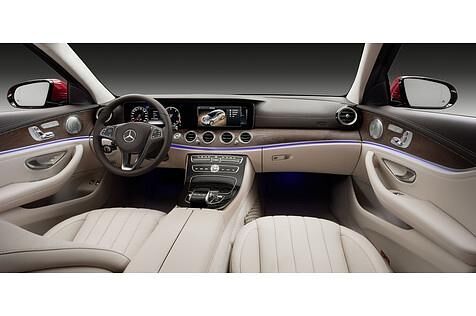 Der Innenraum des Mercedes E-Klasse All-Terrain 2017