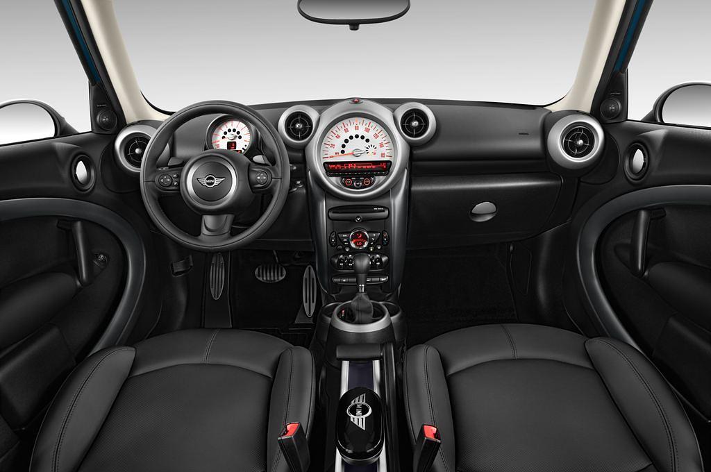 MINI Countryman (Baujahr 2014) Cooper S 5 Türen Cockpit und Innenraum