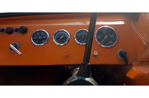 Unimog Baureihe 401 von 1952 - karg instrumentiert