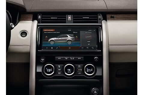 Die Infotainmentzentrale des neuen Land Rover Discovery 5.