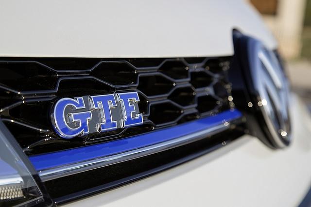 Der VW Golf GTE zieht leistungsmäßig mit dem GTI gleich