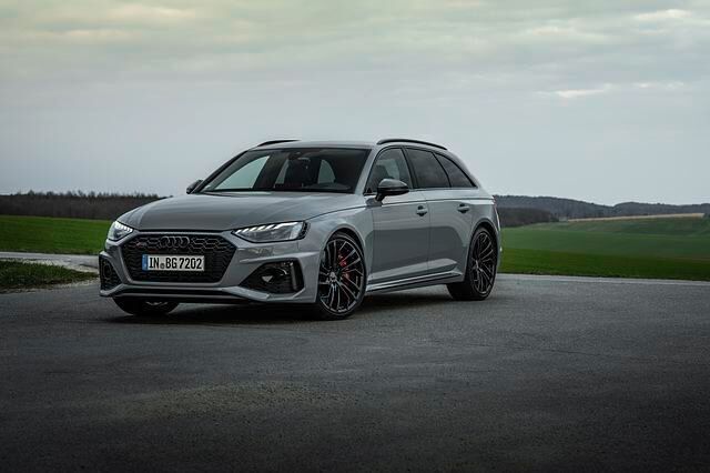 Neben Coupé und Sportback gibt es auch einen RS4 Avant