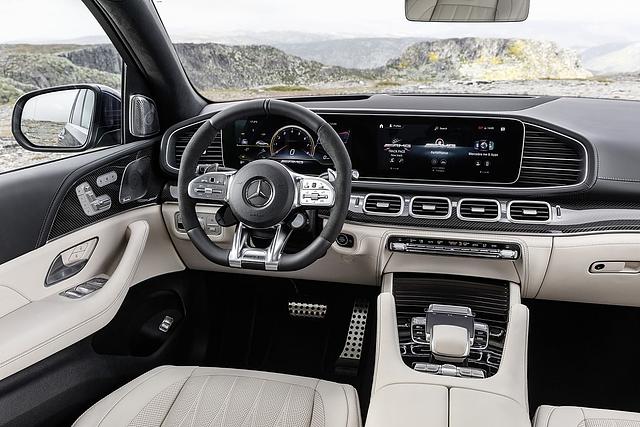 Typisches Mercedes Interieur mit AMG-Touch