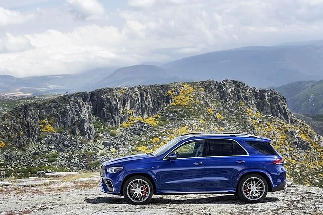 Dank der Luftfederung kann man im Mercedes AMG GLE 63 S auch komfortabel unterwegs sein