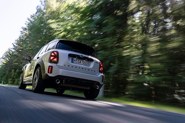 Union-Jack-Rückleuchten sind beim Mini Countryman JCW künftig Teil der Serienausstattung