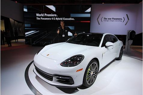 Auch Hybrid-Antriebsstränge passen in das Porsche E-Portfolio