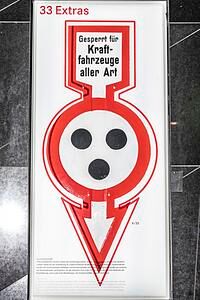 5x: Meilensteine in der Geschichte der Verkehrszeichen   - Vom zarten Pflänzchen bis zum Wald  