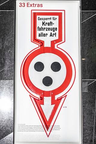 5x: Meilensteine in der Geschichte der Verkehrszeichen   - Vom zarten Pflänzchen bis zum Wald  