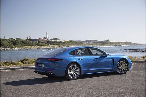 Der Porsche Panamera 4 E Hybrid erreicht nach 4,6 Sekunden 100 km/h