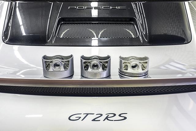 Porsche 911 GT2 RS