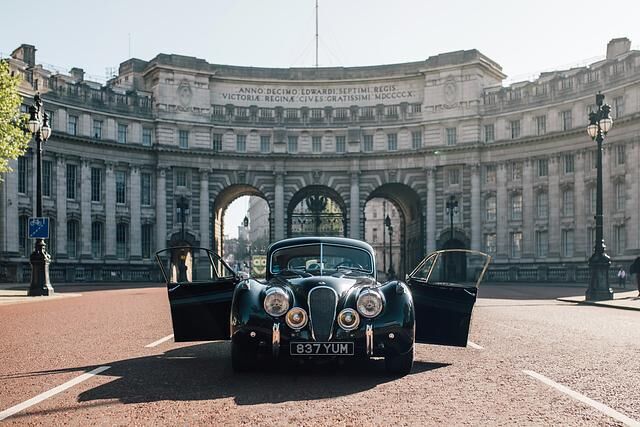 Seit dem Umbau hat sich die Sprintzeit auf 100 km/h für den Jaguar XK120 in etwa halbiert