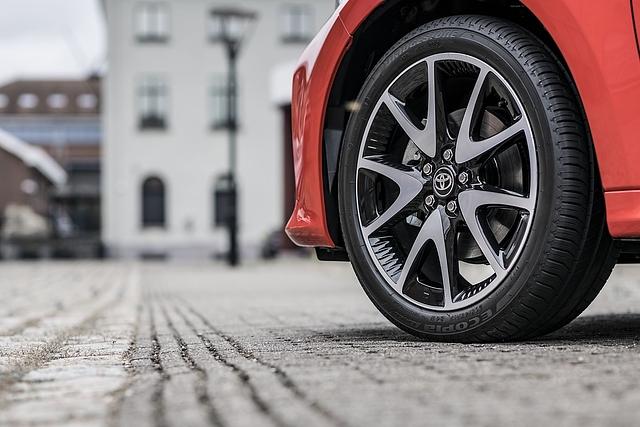 Die 17 Zoll Felgen füllen die Radhäuser gut aus