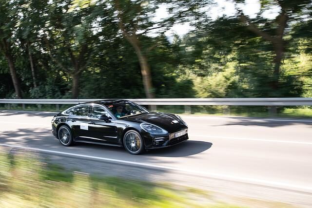 Der neue Panamera 4S Hybrid geht mit einer Systemleistung von 412 kW/560 PS an den Start 