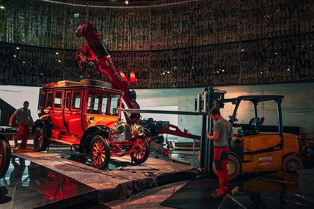 Umzug Mercedes Jellinek Reisewagen