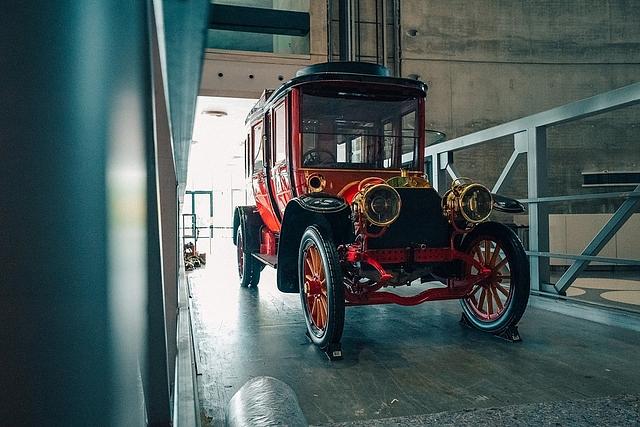 Umzug Mercedes Jellinek Reisewagen