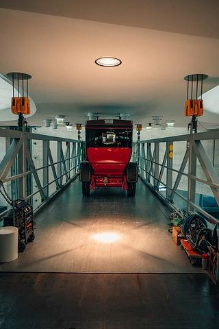Umzug Mercedes Jellinek Reisewagen