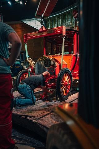 Umzug Mercedes Jellinek Reisewagen