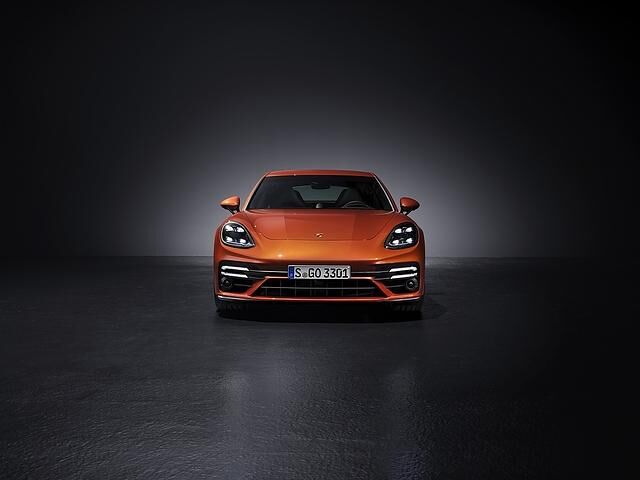 Porsche Panamera 2021