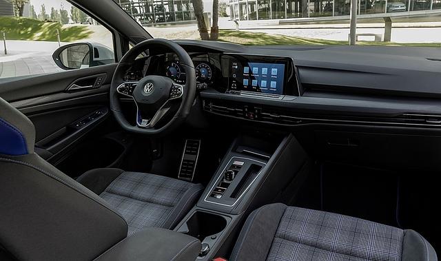VW Golf GTE 2021