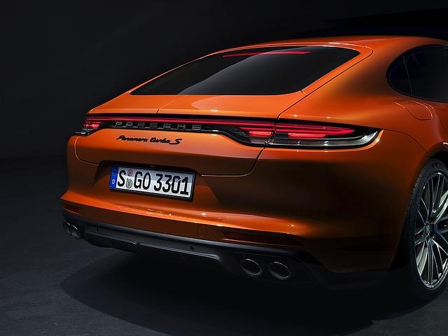 Porsche Panamera 2021