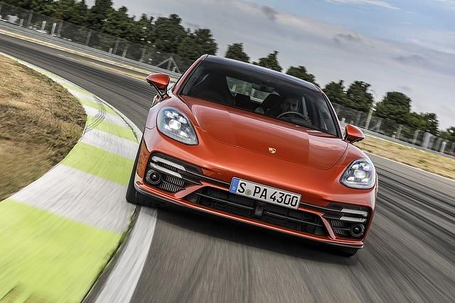 Porsche Panamera 2021