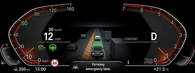 Der Auto-Pilot bildet selbsttätig eine Rettungsgasse