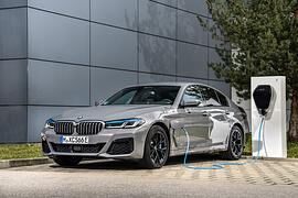 BMW 545e xDrive  - E-Hilfe für den Sechszylinder 