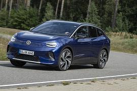 Erste Fahrt im Volkswagen ID.4 - Verfolgerduell