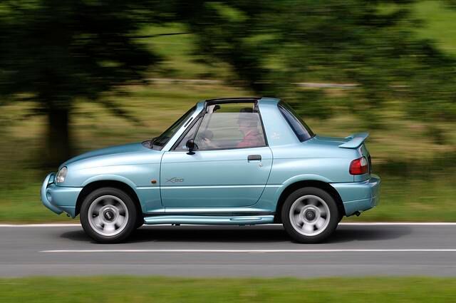 1996: Premiere für den Suzuki Vitara X-90, dem ersten zweisitzigen Lifestyle-Funcar im SUV-Segment
