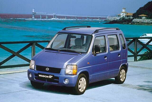 1997 führt Suzuki den Hochdachkombi Wagon R+ ein, der in Europa auch als Schwestermodell Opel Agila vermarktet wird