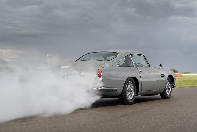 Der Nebelwerfer gehört zum originalen James Bond DB5 und natürlich auch zum Aston Martin DB5 Goldfinger Continuation Car