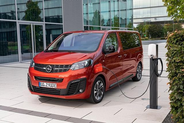 Opel Zafira-e Life kann mit 100 kW geladen werden
