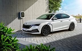 Skoda Octavia iV   - Elektrisch pendeln  