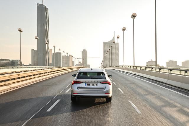 Fast 700 Kilometer Reichweite bietet der Octavia G-Tec dank seiner Gas- und Benzintanks