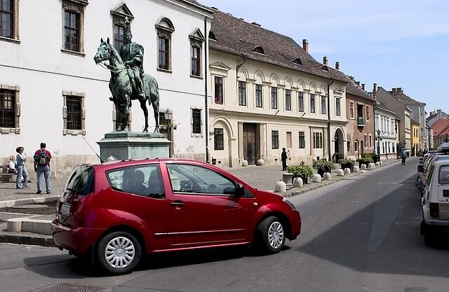 Das Peugeot-106-Derivat Saxo 2003 wird vom exzentrisch gestalteten Citroen C2 abgelöst