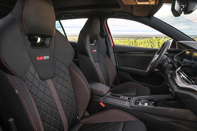 Die Sportsitze sind identisch mit denen des Kodiaq RS