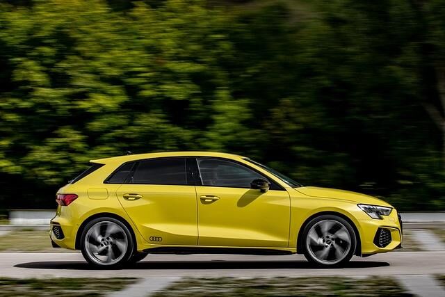 In unter fünf Sekunden erreicht der Audi S3 aus dem Stand die 100 km/h