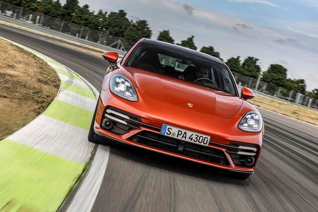 Porsche Panamera - Noch tiefer in den Spagat