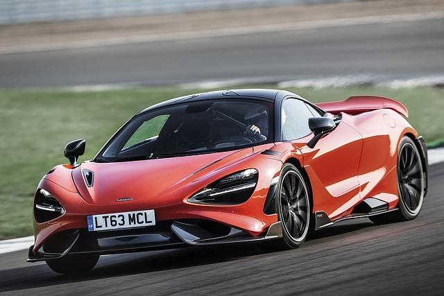 Der McLaren 765LT lässt sich präzise durch die Kurven zirkeln