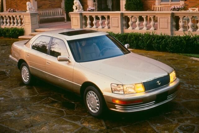 Im Januar debütiere auf der NAIAS in Detroit die Limousine Lexus LS 400