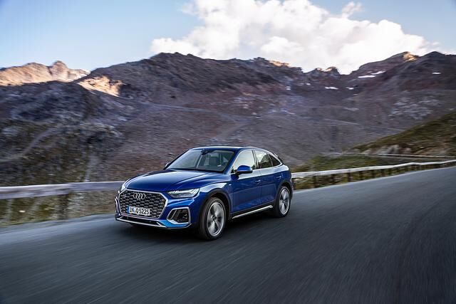 Vom normalen Q5 unterscheidet sich das SUV-Coupé vor allem durch die flacher verlaufende Dachlinie